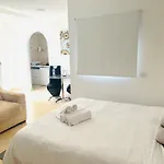 Beexclusive アパート アデヘ